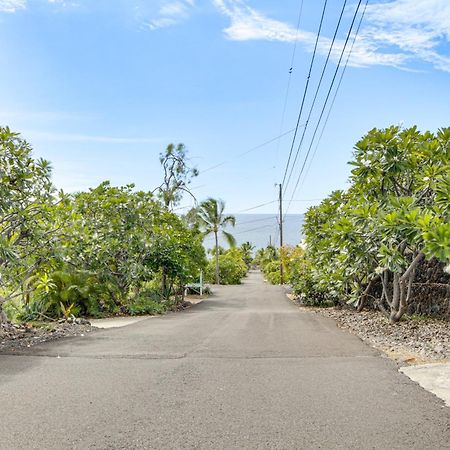 Ocean-View Bungalow Walk To Pebbles Beach! Hookena Экстерьер фото