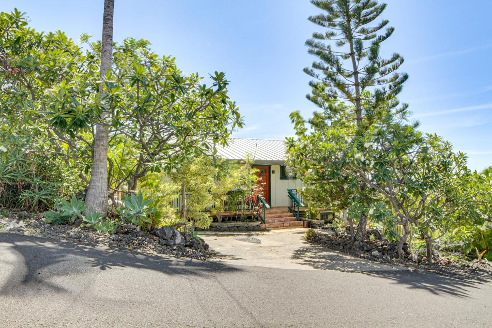 Ocean-View Bungalow Walk To Pebbles Beach! Hookena Экстерьер фото
